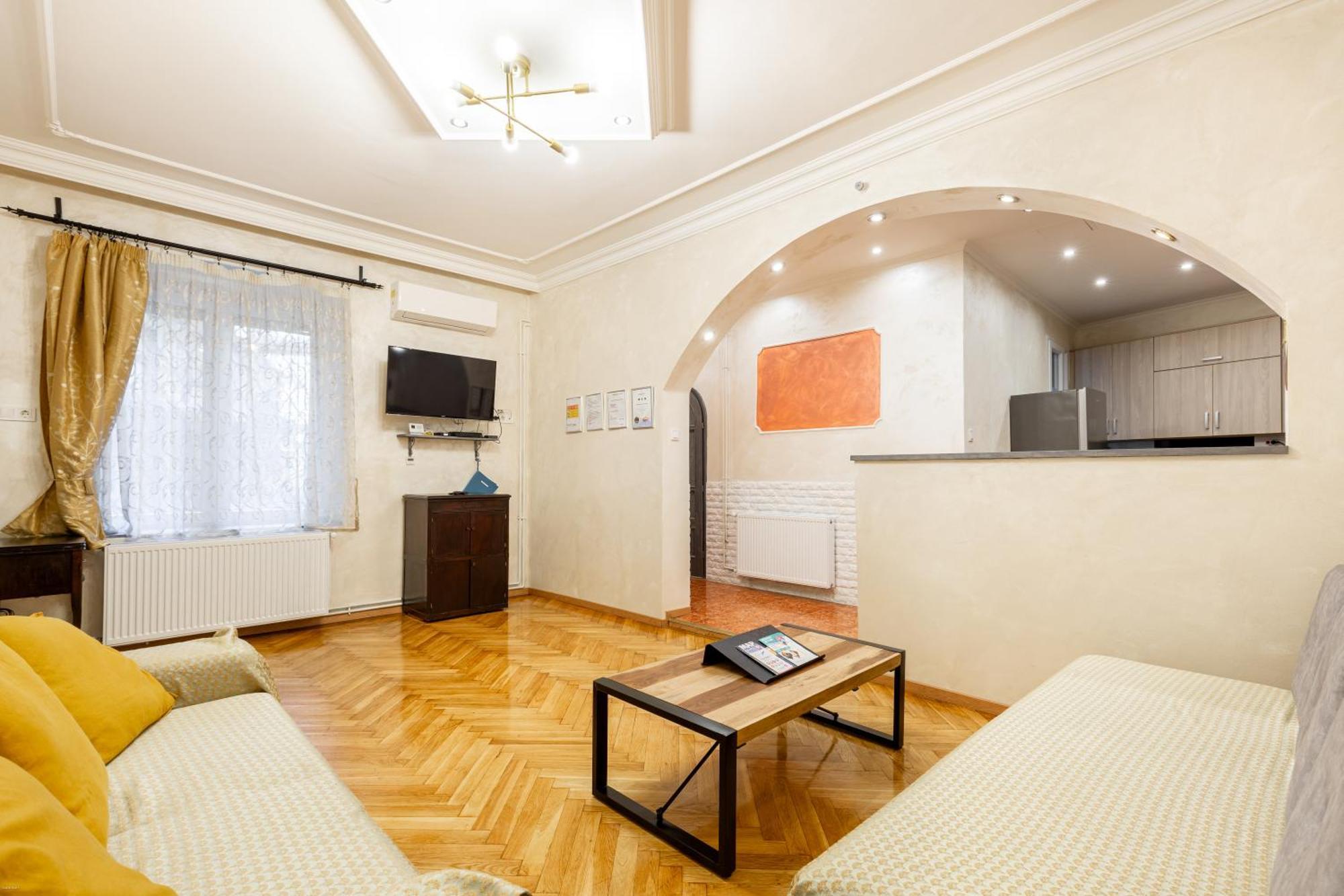 Апартаменты Mari&Emi Flat In Corvin Будапешт Экстерьер фото
