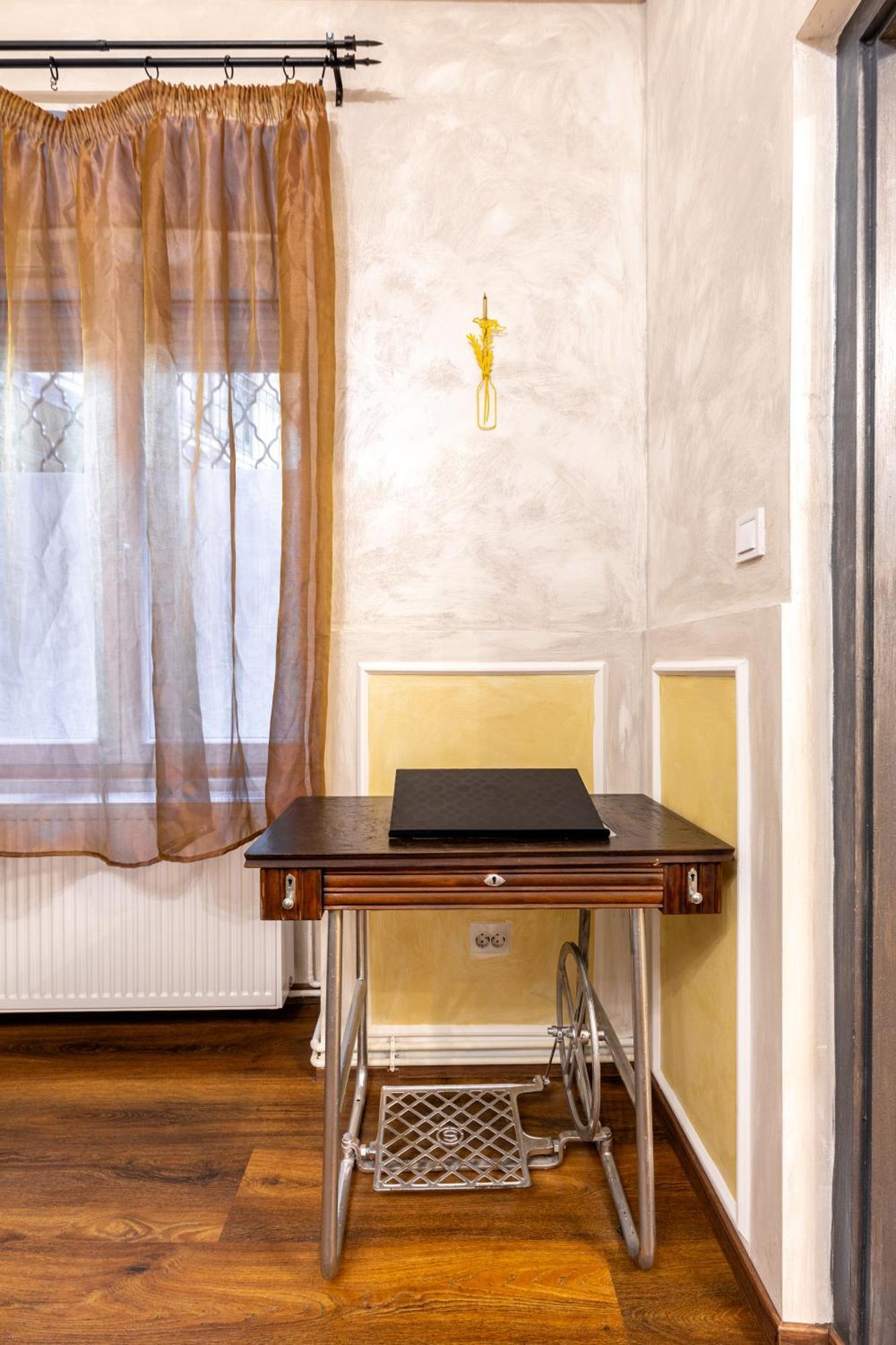 Апартаменты Mari&Emi Flat In Corvin Будапешт Экстерьер фото