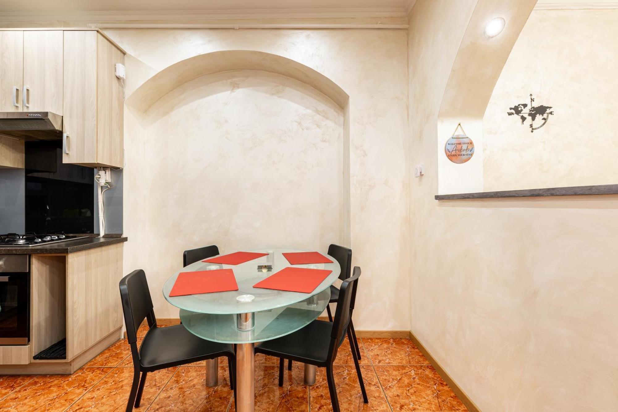 Апартаменты Mari&Emi Flat In Corvin Будапешт Экстерьер фото