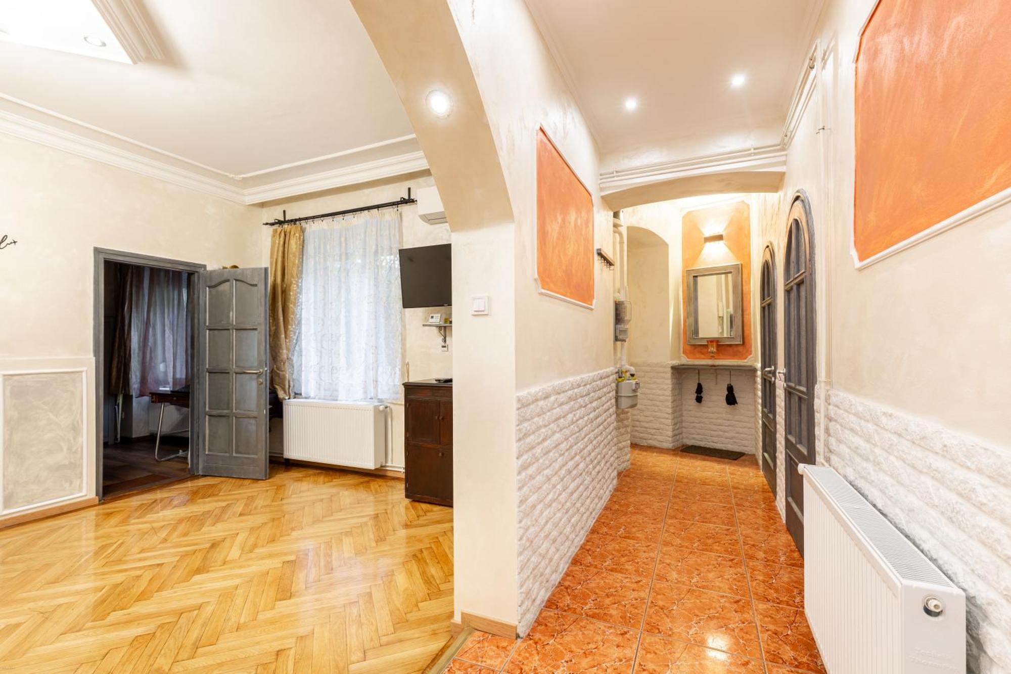 Апартаменты Mari&Emi Flat In Corvin Будапешт Экстерьер фото